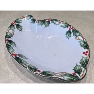 Vintage Hand Painted Lefton 6” Dish Christmas Holly Gold Trim NE 2095 Candy Nut